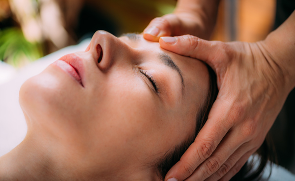 indian head massage for pain and migraine relief